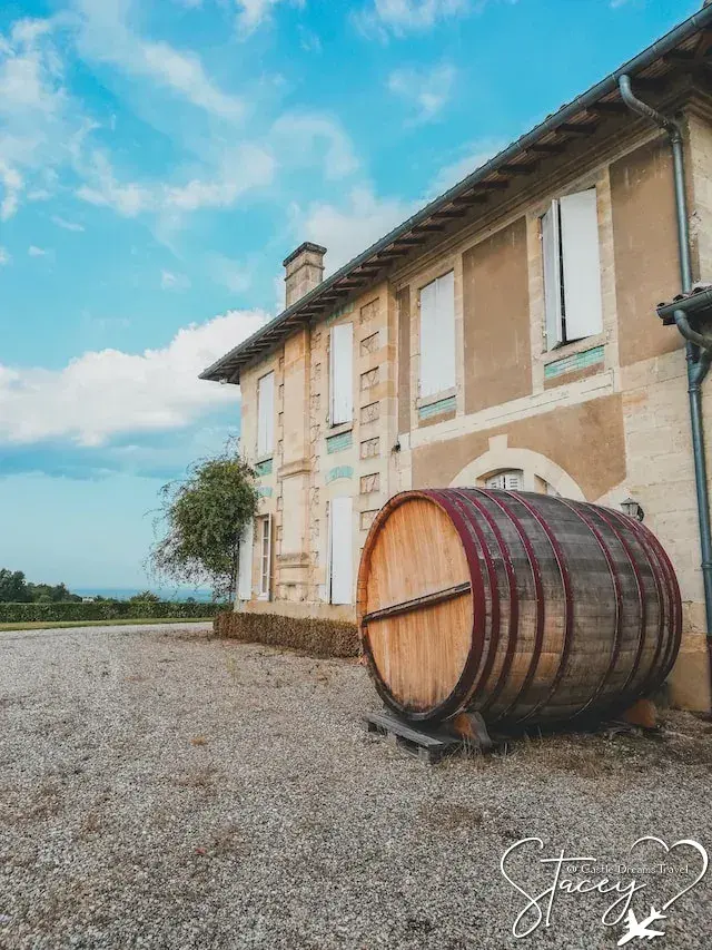 Elegant 18th-century architecture along Bordeaux's waterfront
